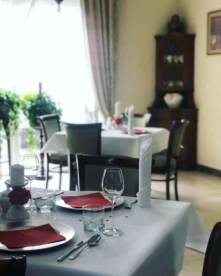 Hotel Mateo Stopnica Extérieur photo