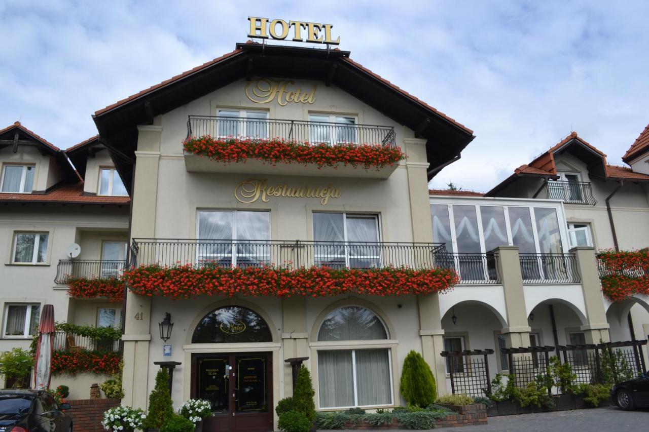 Hotel Mateo Stopnica Extérieur photo